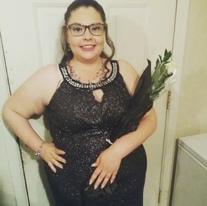 Black and sliver dress with stone on neck